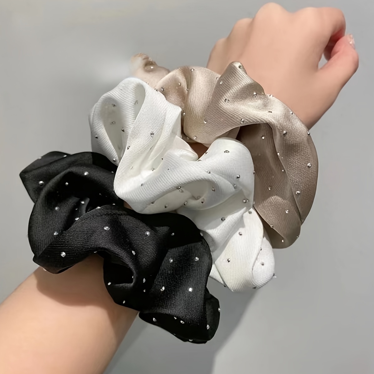 Travel Accessories Aesthetic - 1/3 قطعة ربطات شعر من الساتان